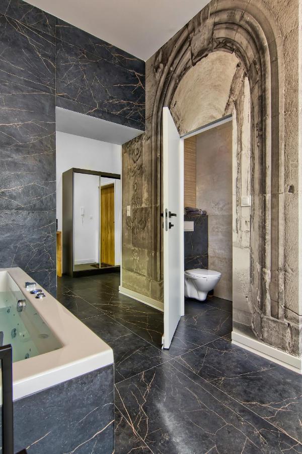 Apartament Czarny Z Jacuzzi Cracovia Exterior foto