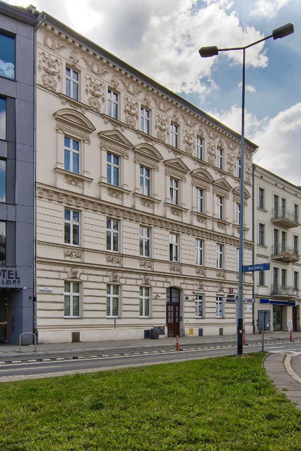 Apartament Czarny Z Jacuzzi Cracovia Exterior foto